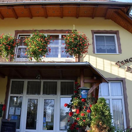 Tengerszem Panzio Bed & Breakfast Bank  Exterior photo