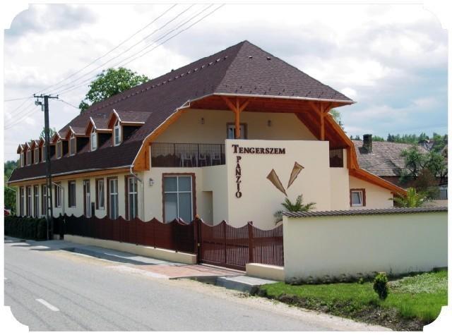 Tengerszem Panzio Bed & Breakfast Bank  Exterior photo
